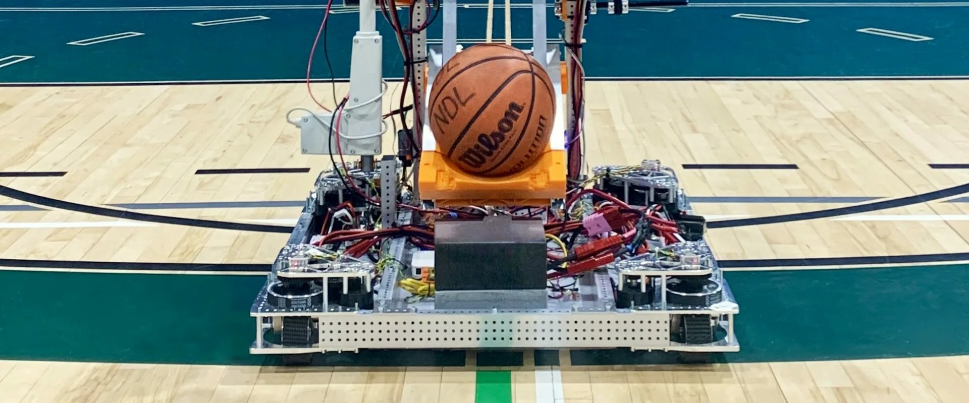 Basket Bot : le robot qui joue au basketball