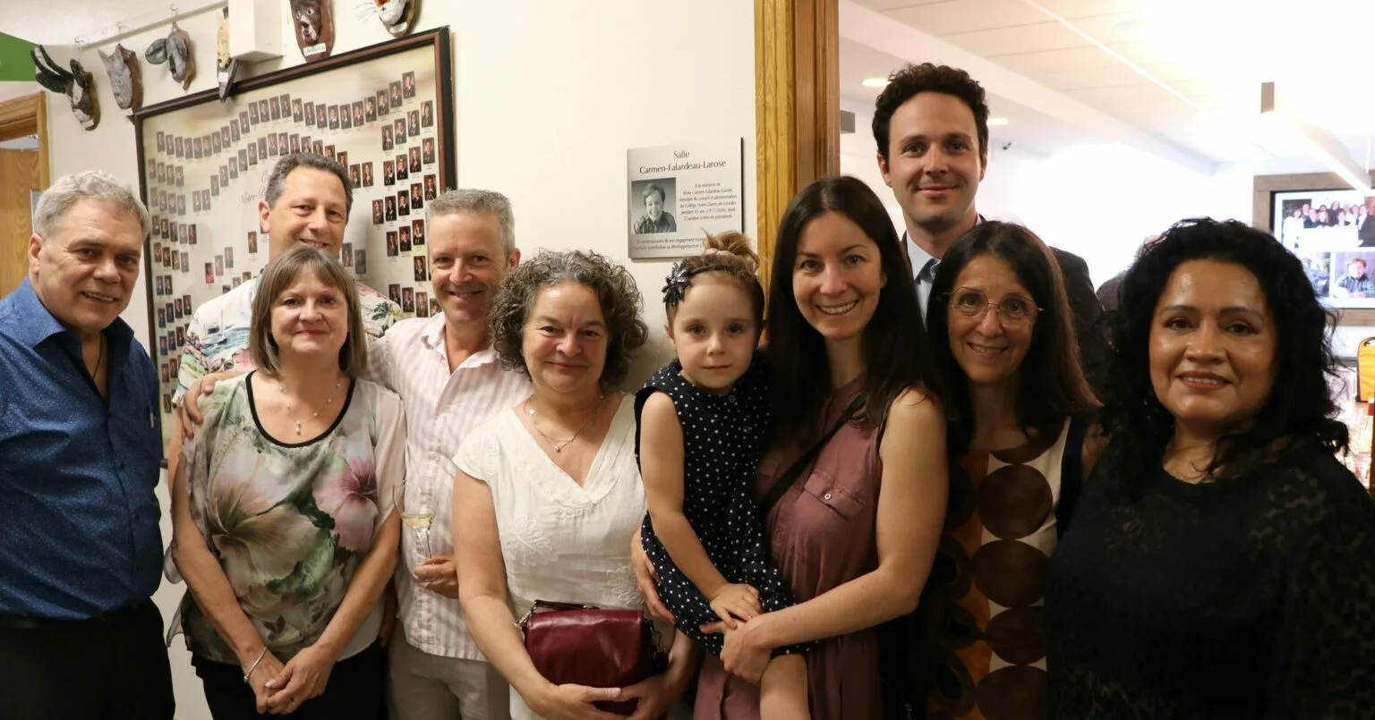 Hommage à Mme Carmen Falardeau Larose